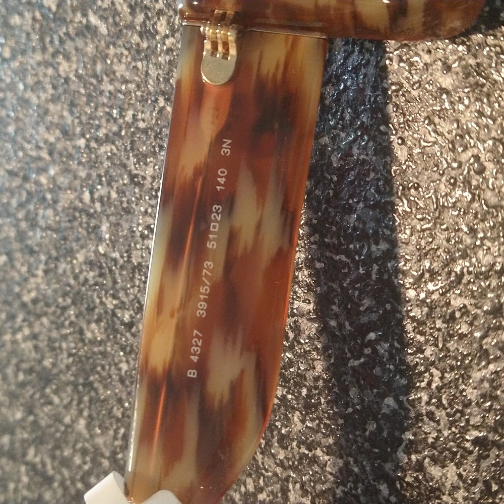 Sunglasses - Picture 3 of 4
